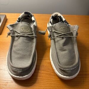 Hey Dude Men's Light Gray Loafers